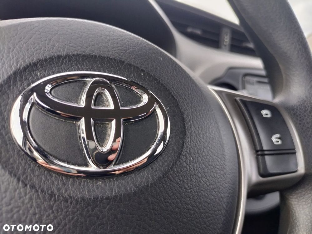 Toyota Yaris - 25