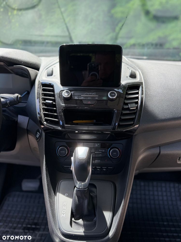 Ford Tourneo Connect - 21
