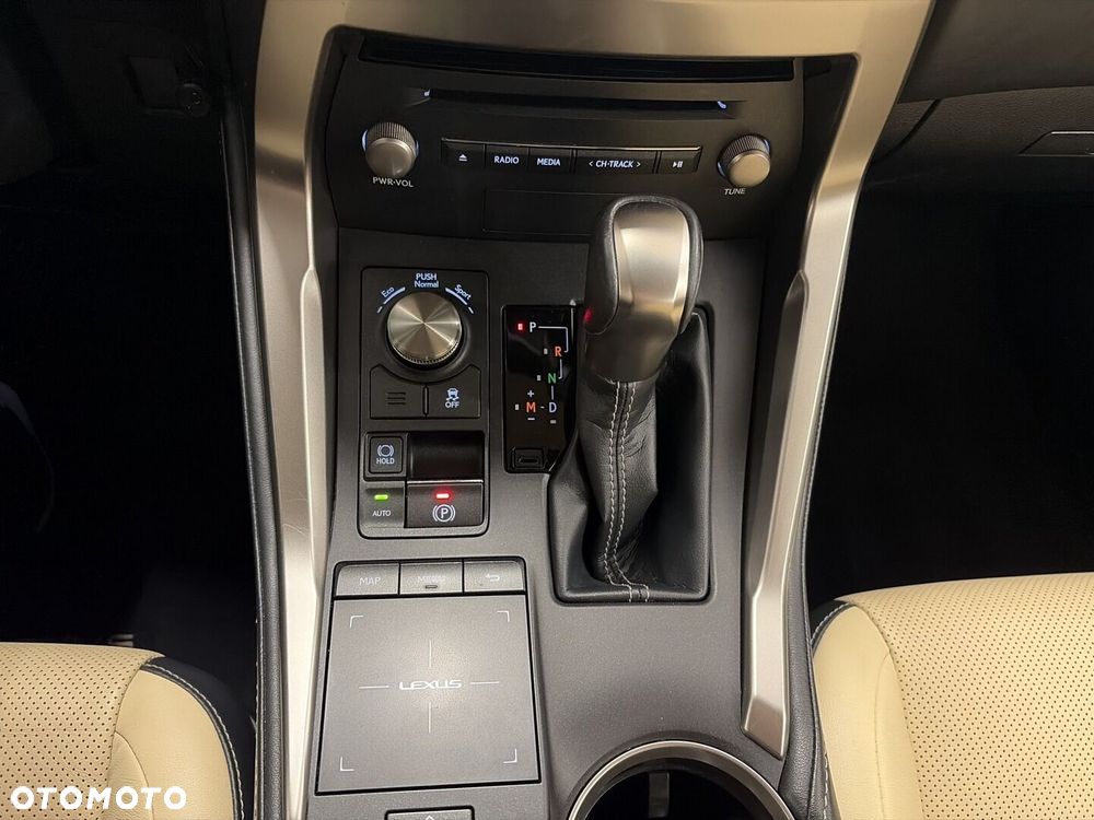 Lexus NX 300 Comfort AWD - 19