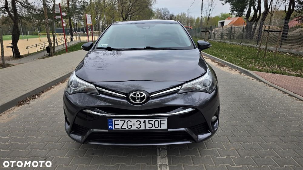 Toyota Avensis 1.8 Premium - 3