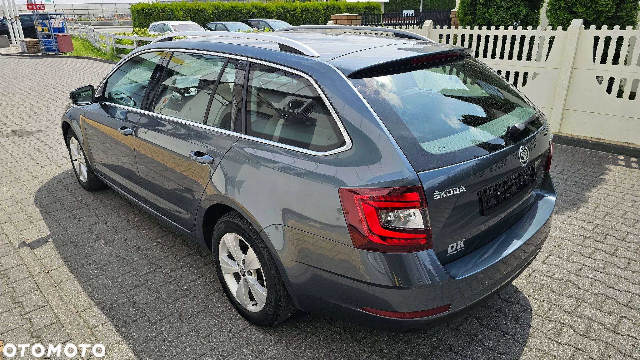 Skoda Octavia 1.6 TDI Ambition DSG - 6