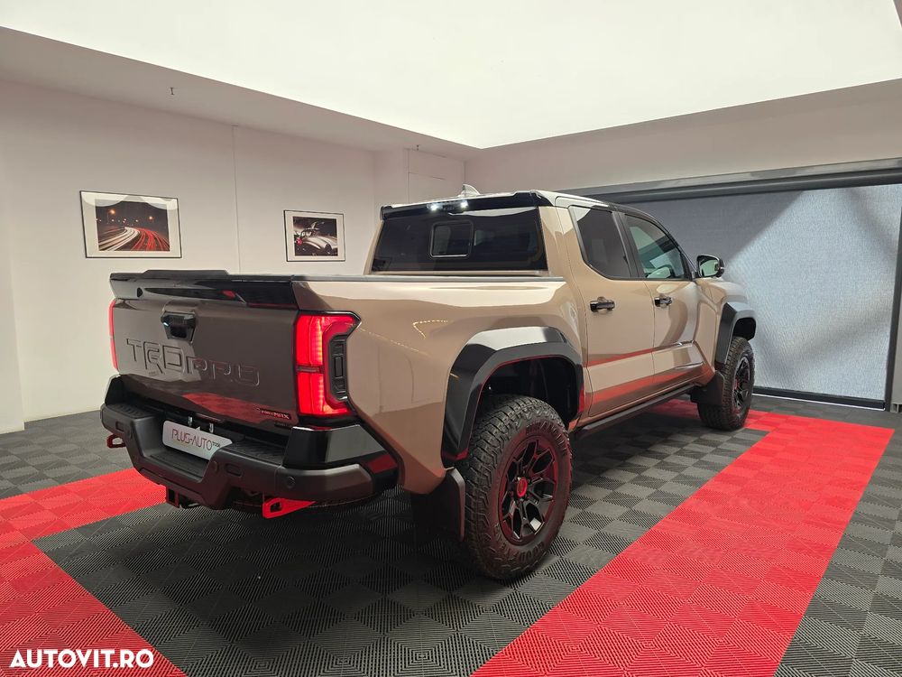 Toyota Tacoma - 13