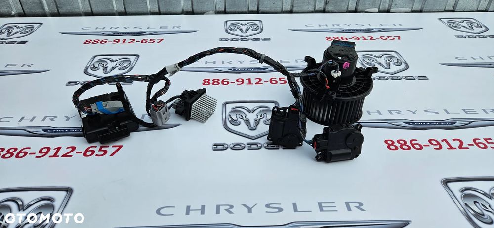 Chrysler Pacifica 2016- Wentylator nagrzewnicy tył Dmuchawa tylna AY272700-0284 Silniczki nagrzewnicy tylnej Moduł nagrzewnicy tył Sterownik klimatyzacji tył P68373079AB - 2