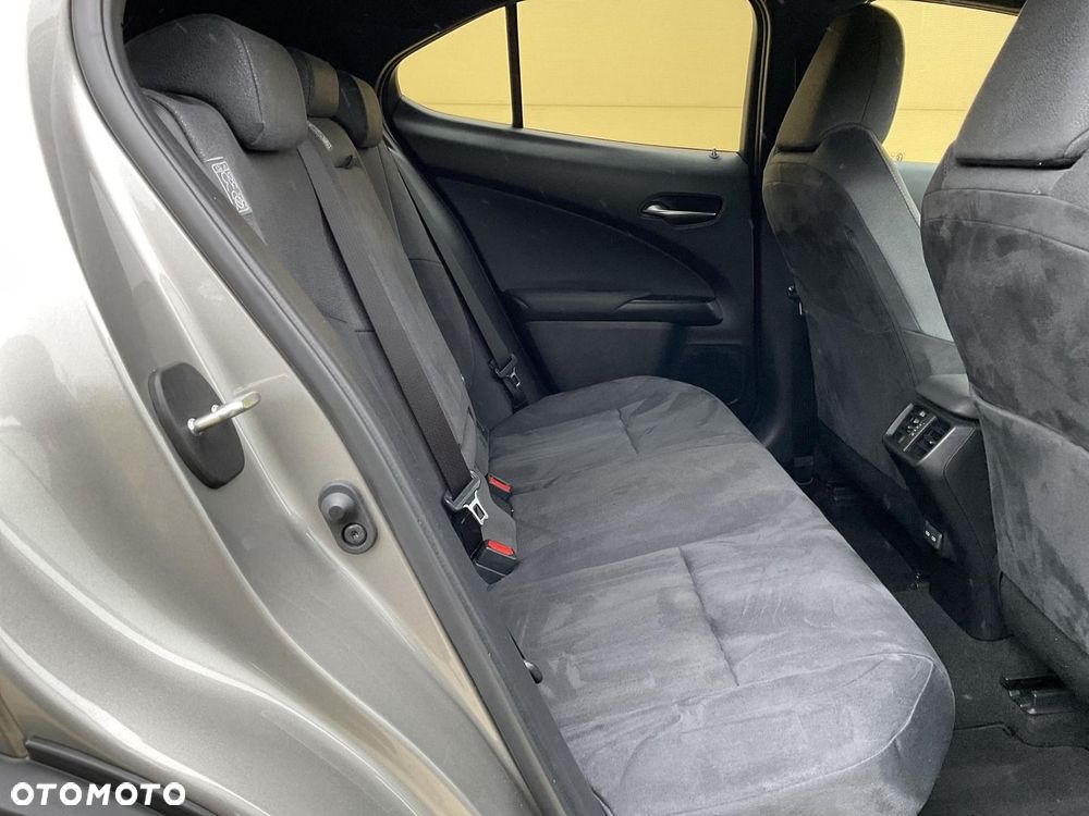 Lexus UX 250h GPF Business 2WD - 17