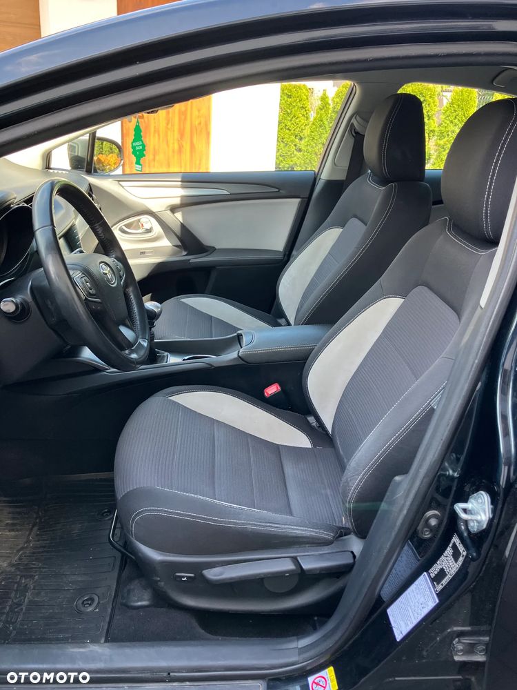 Toyota Avensis 1.8 Premium - 10