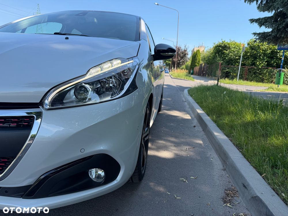 Peugeot 208 - 4