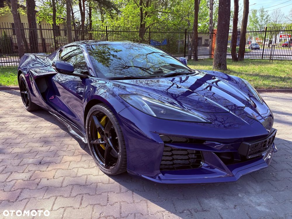 Chevrolet Corvette - 4