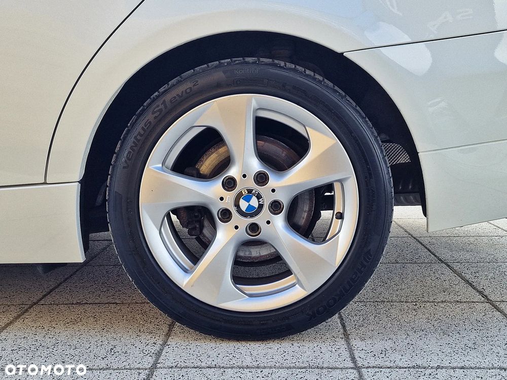 BMW Seria 3 318d DPF Edition Sport - 23