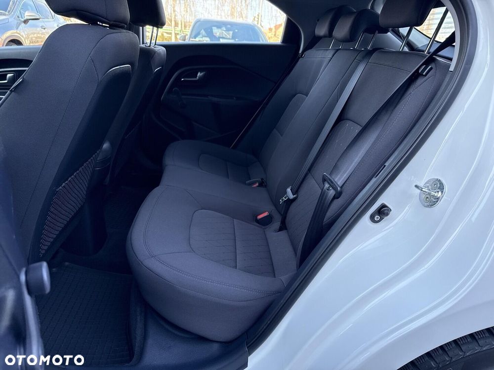 Kia Rio 1.4 M - 16