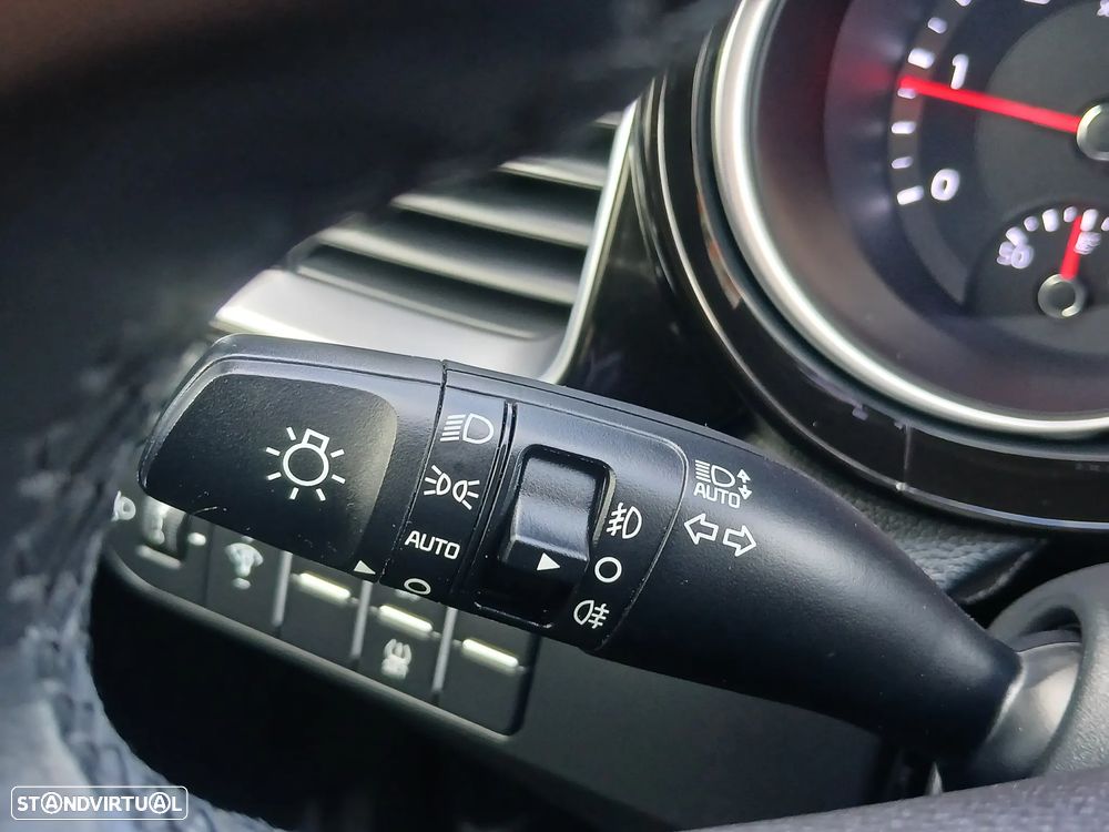 Kia Ceed SW 1.6 CRDi MHEV Dynamic - 39