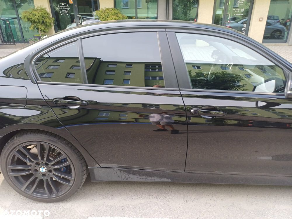 BMW Seria 3 318i Sport Line - 11