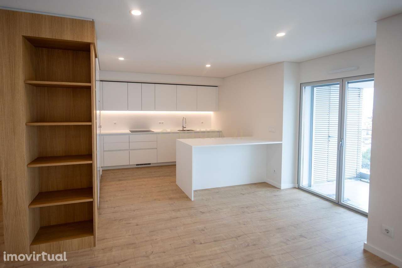 Apartamento T3 com estacionamento e piscina - Areeiro - Grande imagem: 4/17