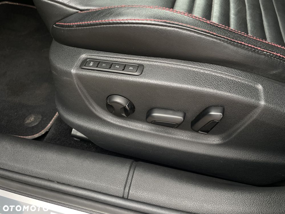 Skoda Octavia 2.0 TDI SCR RS DSG - 22