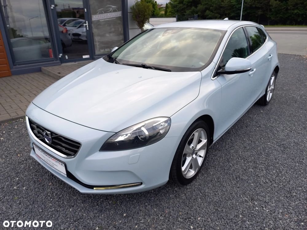 Volvo V40 D3 Momentum - 1