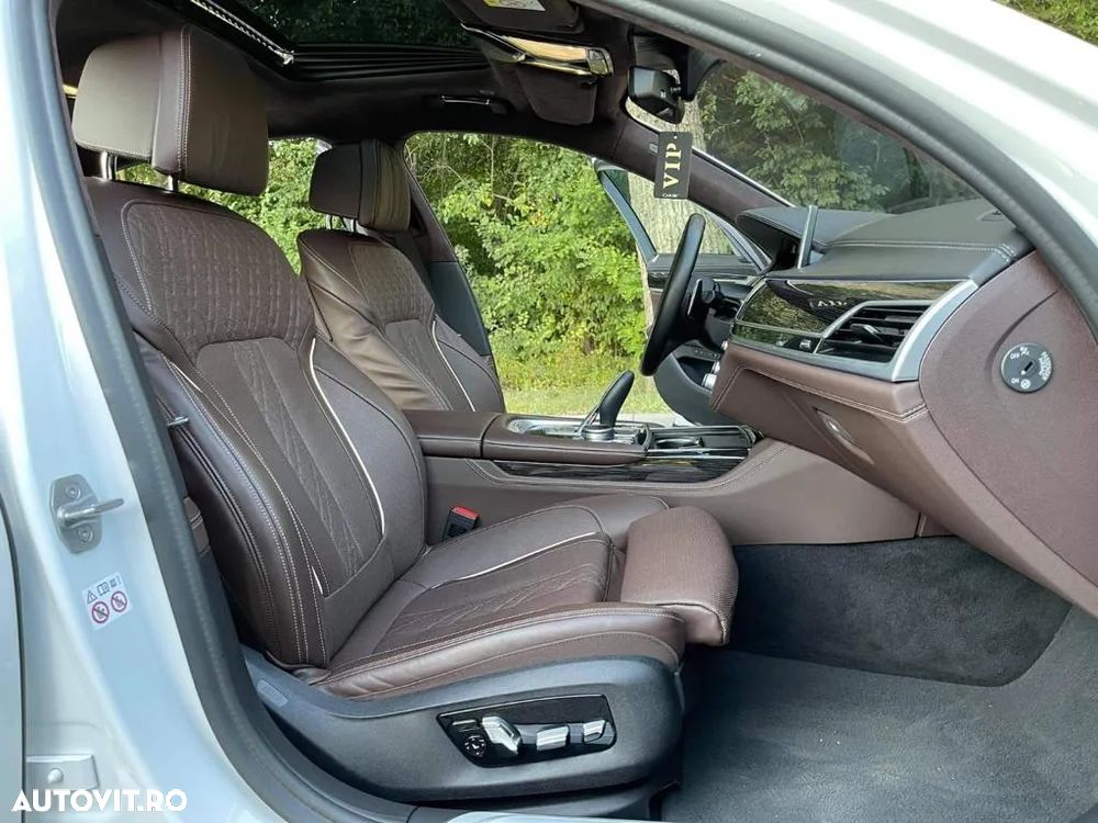 BMW Seria 7 730d xDrive MHEV - 12