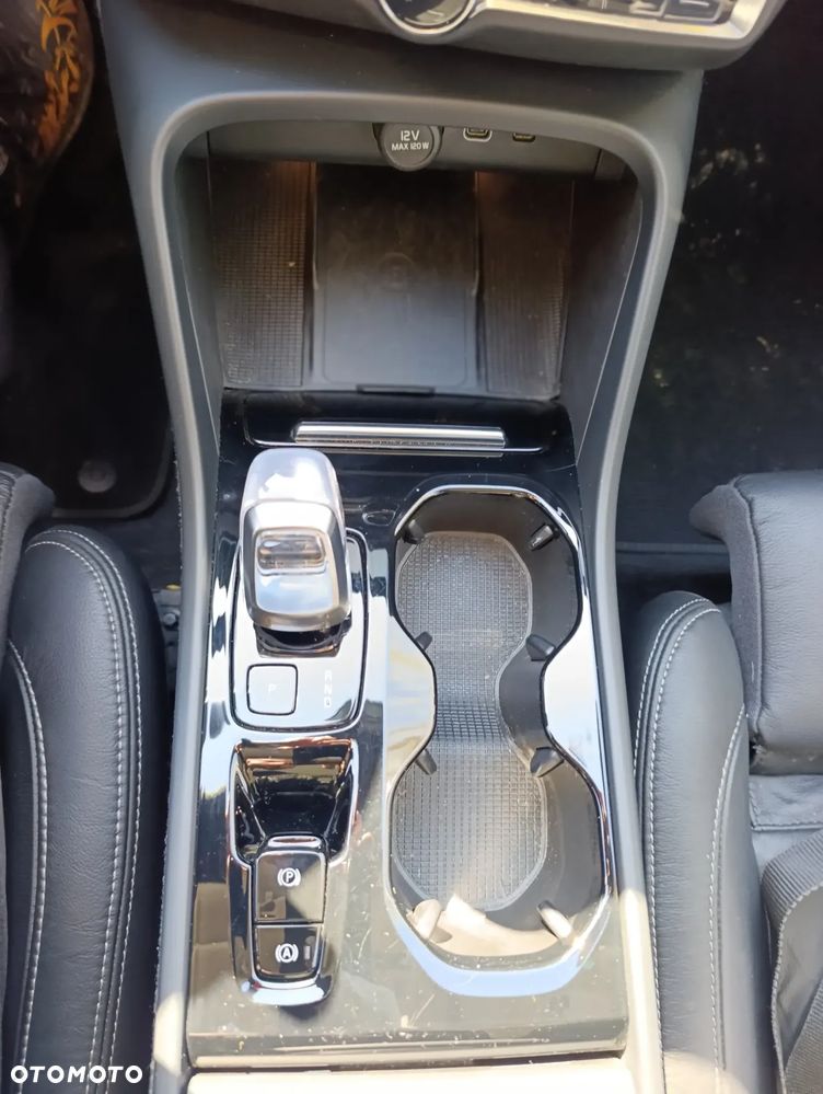 Volvo XC 40 B5 B AWD Ultimate Bright - 12