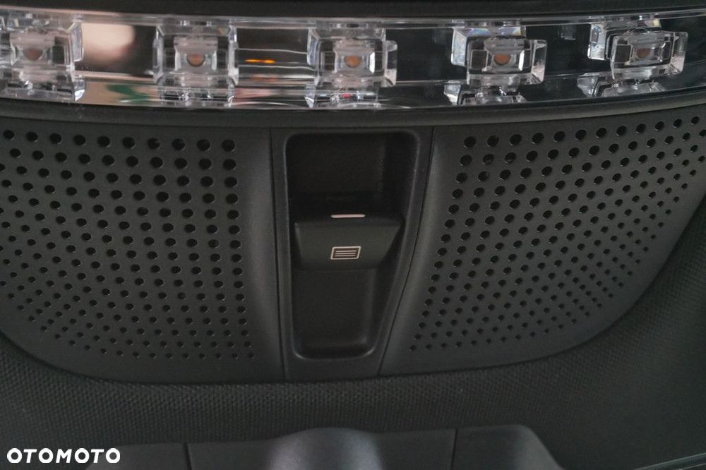 Mercedes-Benz GLC - 32