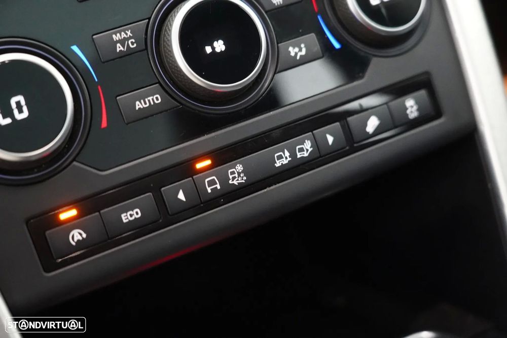 Land Rover Discovery Sport 2.0 TD4 SE Auto - 17