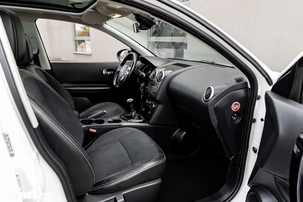 Nissan Qashqai - 25