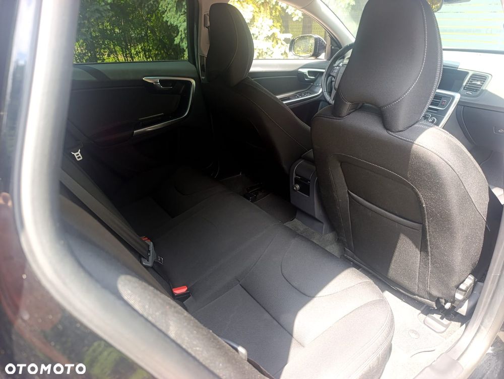 Volvo V60 Cross Country D3 Momentum - 16