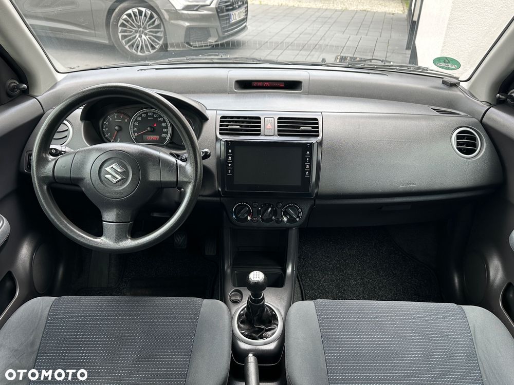 Suzuki Swift - 15
