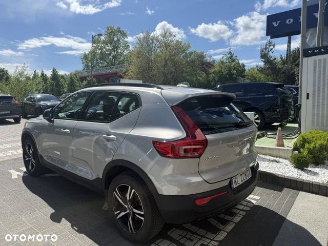 Volvo XC 40 B3 Plus Dark - 11