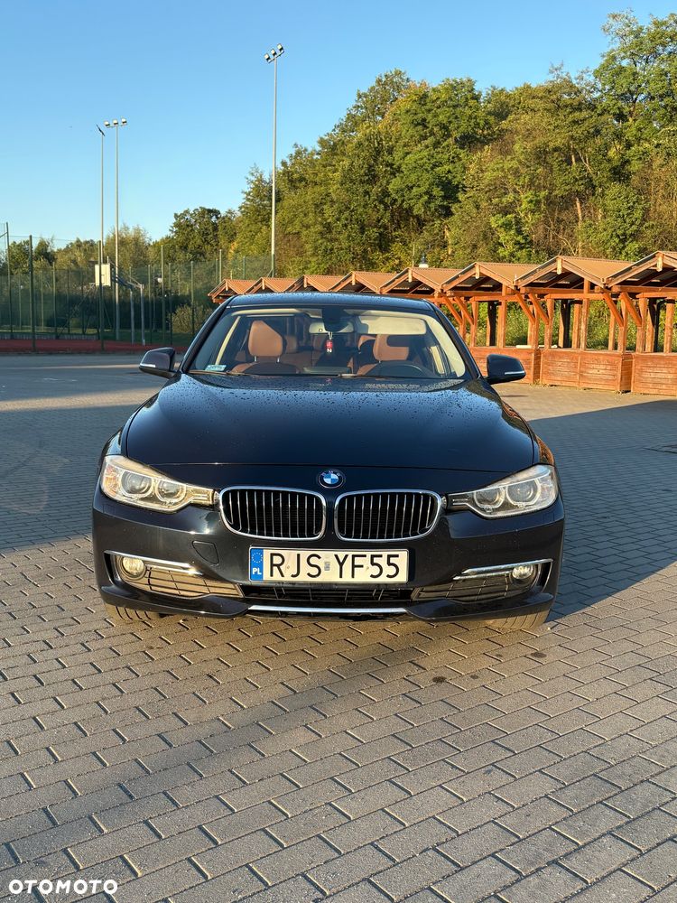 BMW 3 Series 2012 photo 2