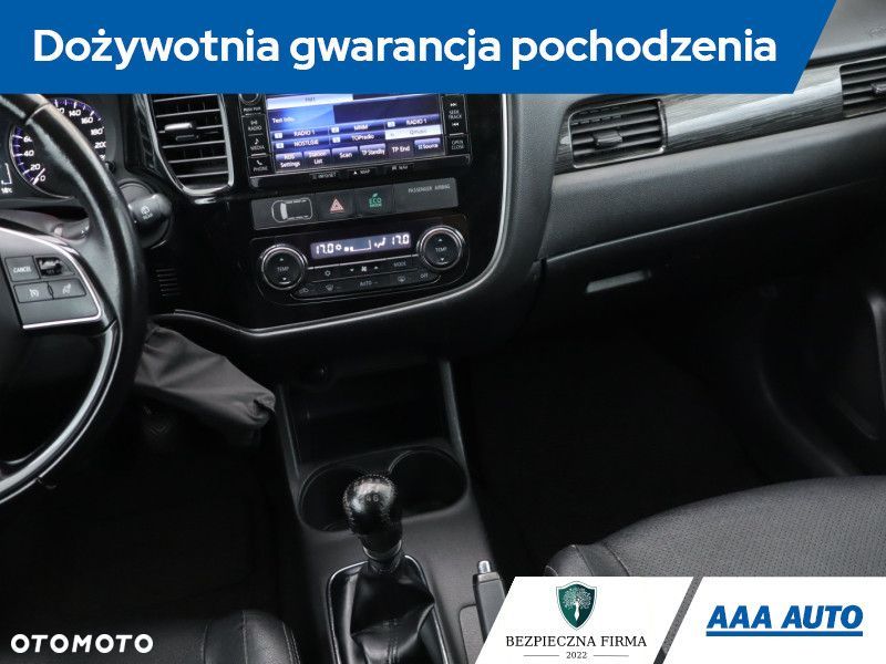 Mitsubishi Outlander - 10