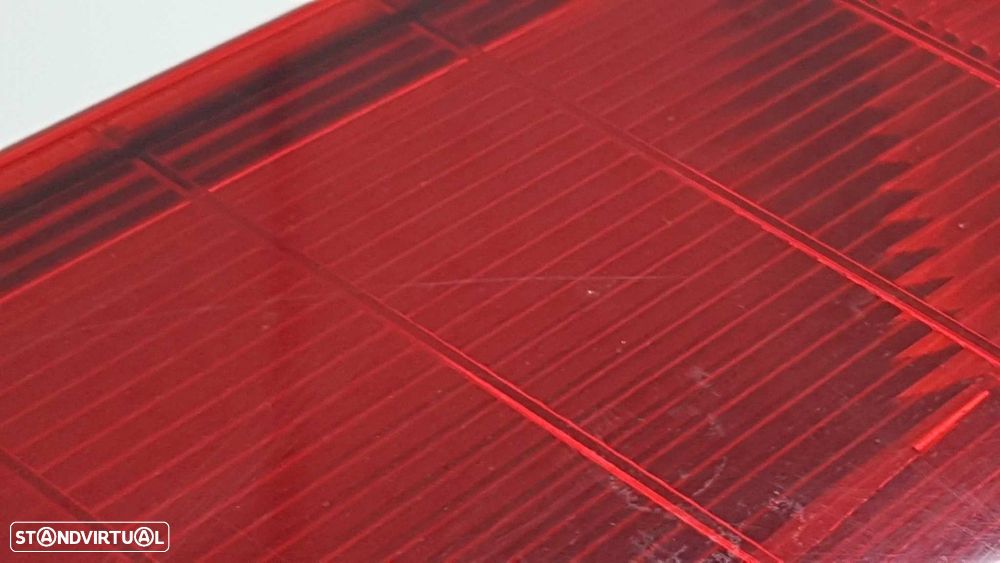 FAROLIM TRASEIRO DIREITO MITSUBISHI SPACE RUNNER (N60) 2.0I - 2