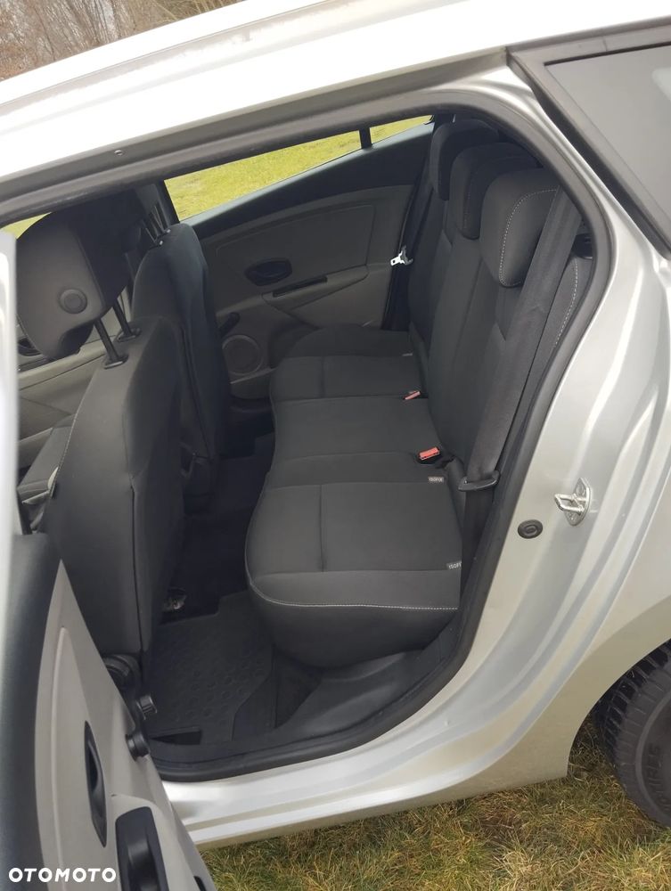 Renault Megane 1.6 16V 100 TomTom Edition - 11