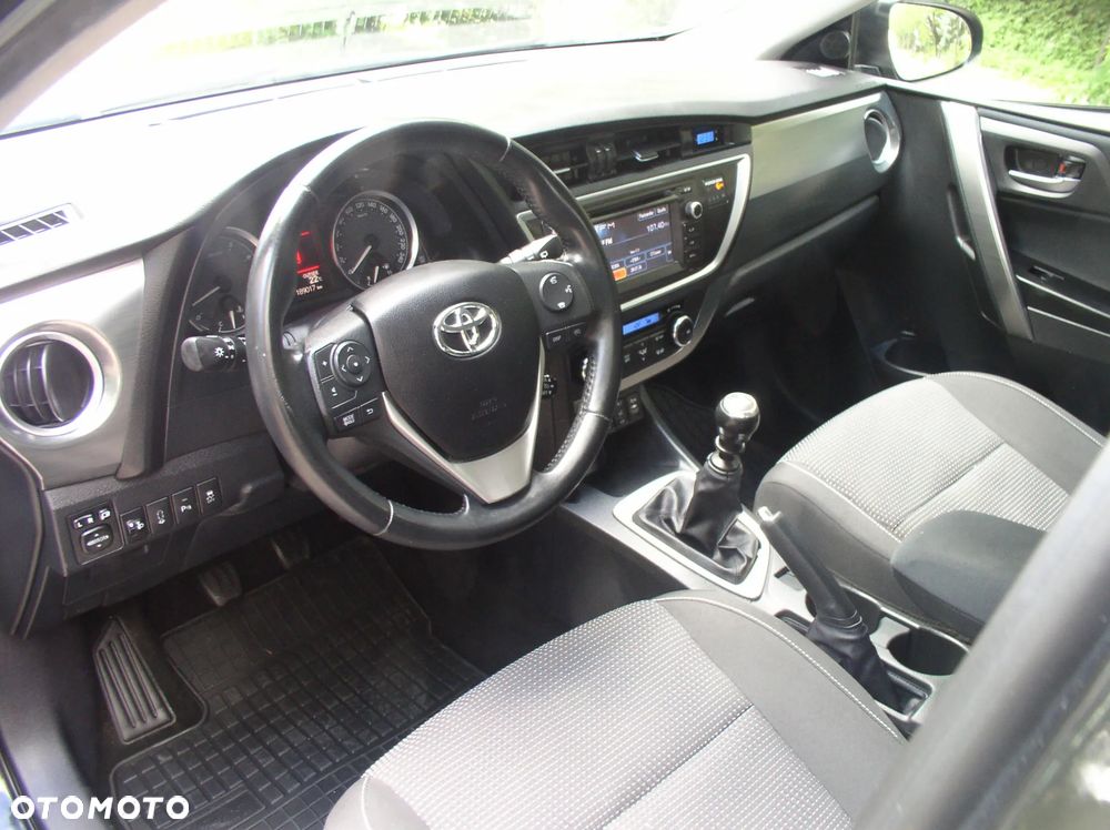 Toyota Auris 1.6 Valvematic Executive - 11
