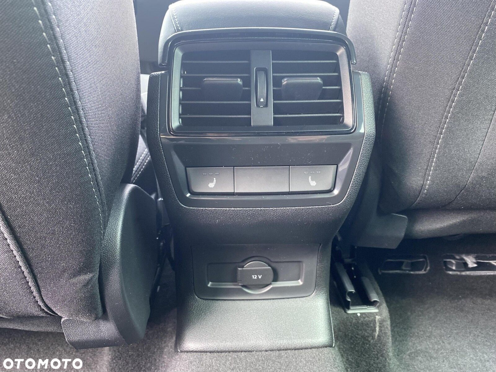 Skoda Karoq 1.5 TSI ACT Sportline DSG - 25