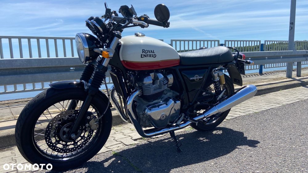 Royal Enfield Interceptor - 20