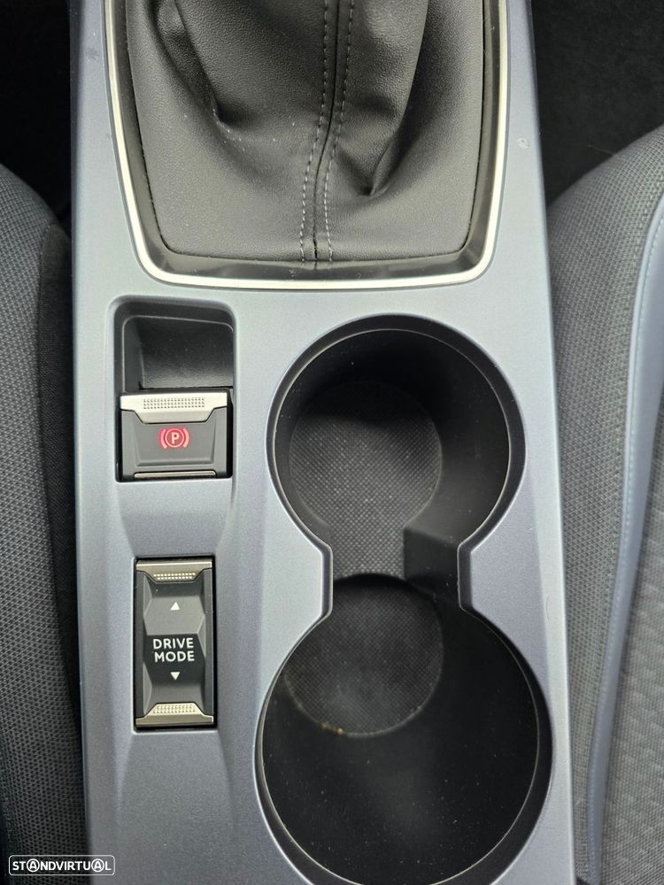 Peugeot 2008 1.2 PureTech Allure - 17