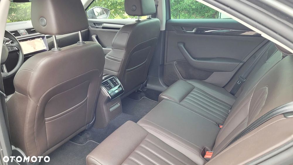 Skoda Superb 2.0 TSI L&K DSG - 18
