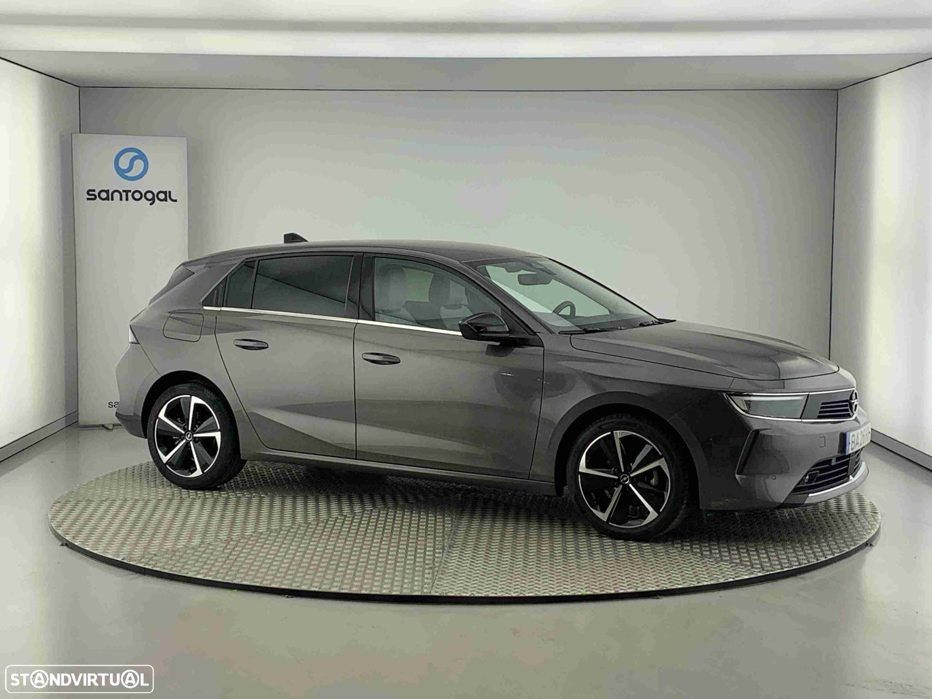 Opel Astra 1.2 T Elegance - 1