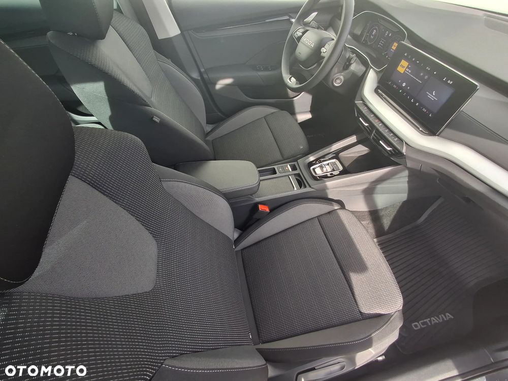 Skoda Octavia 1.5 TSI mHEV Drive Selection DSG - 12