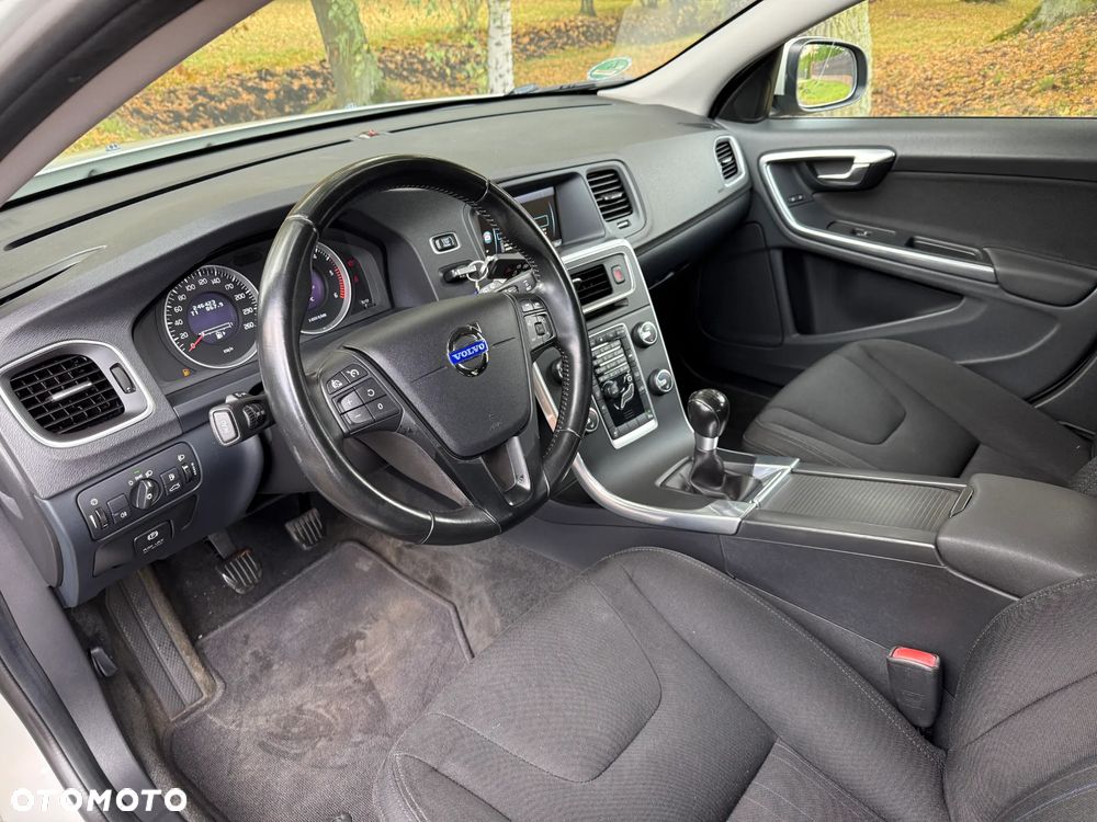 Volvo V60 D3 Momentum - 15
