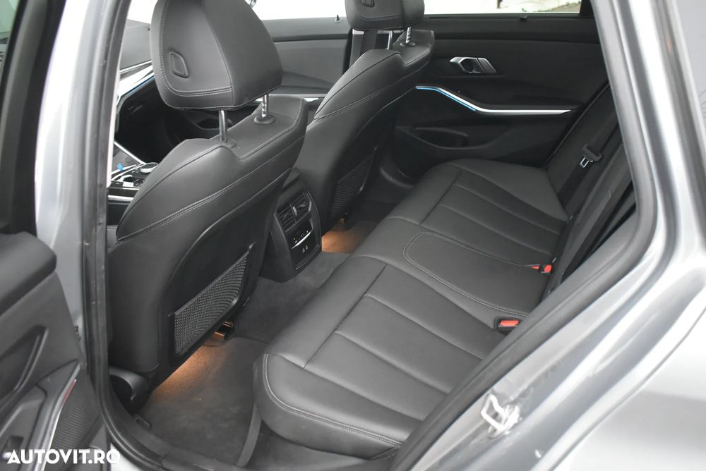 BMW Seria 3 320d Touring xDrive Aut. - 15