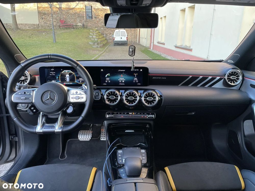 Mercedes-Benz CLA - 13