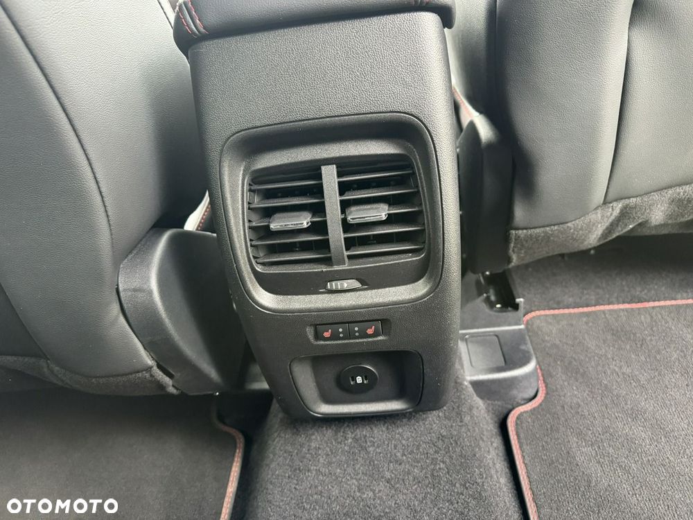 Ford Kuga - 11