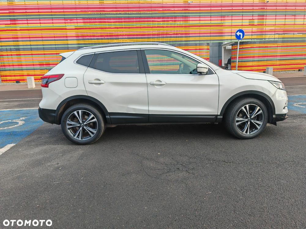 Nissan Qashqai 1.6 DIG-T Tekna - 4