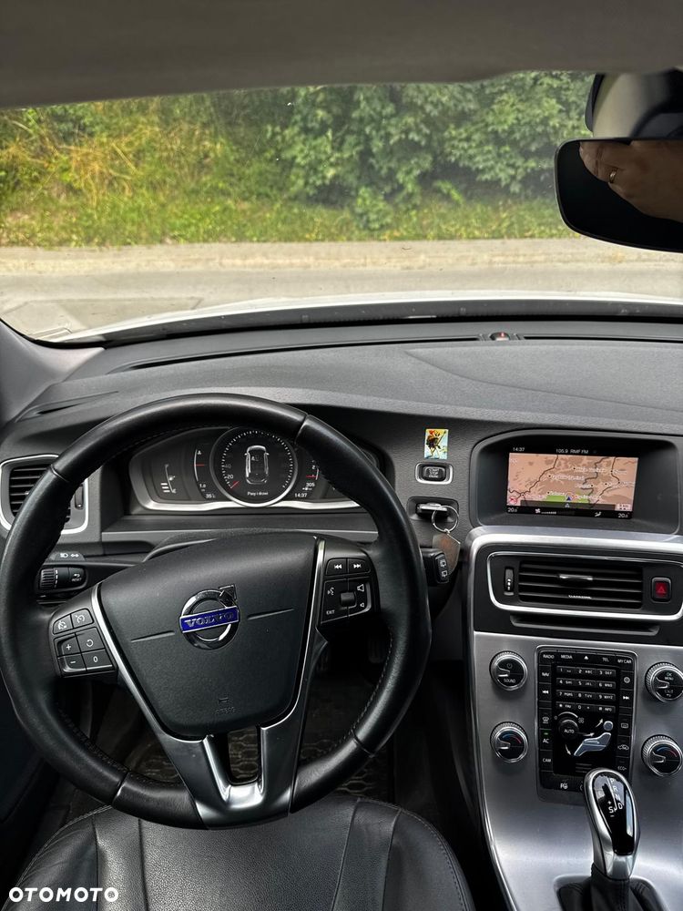 Volvo V60 D2 Drive-E Dynamic Edition (Momentum) - 4