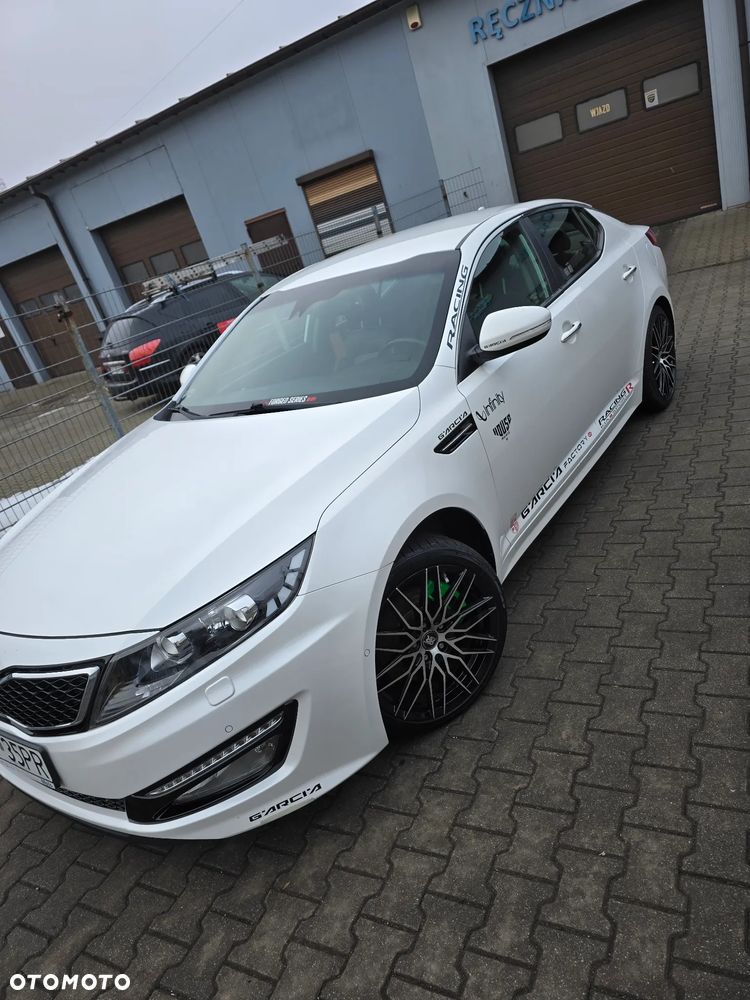 Kia Optima 2.0 L - 1