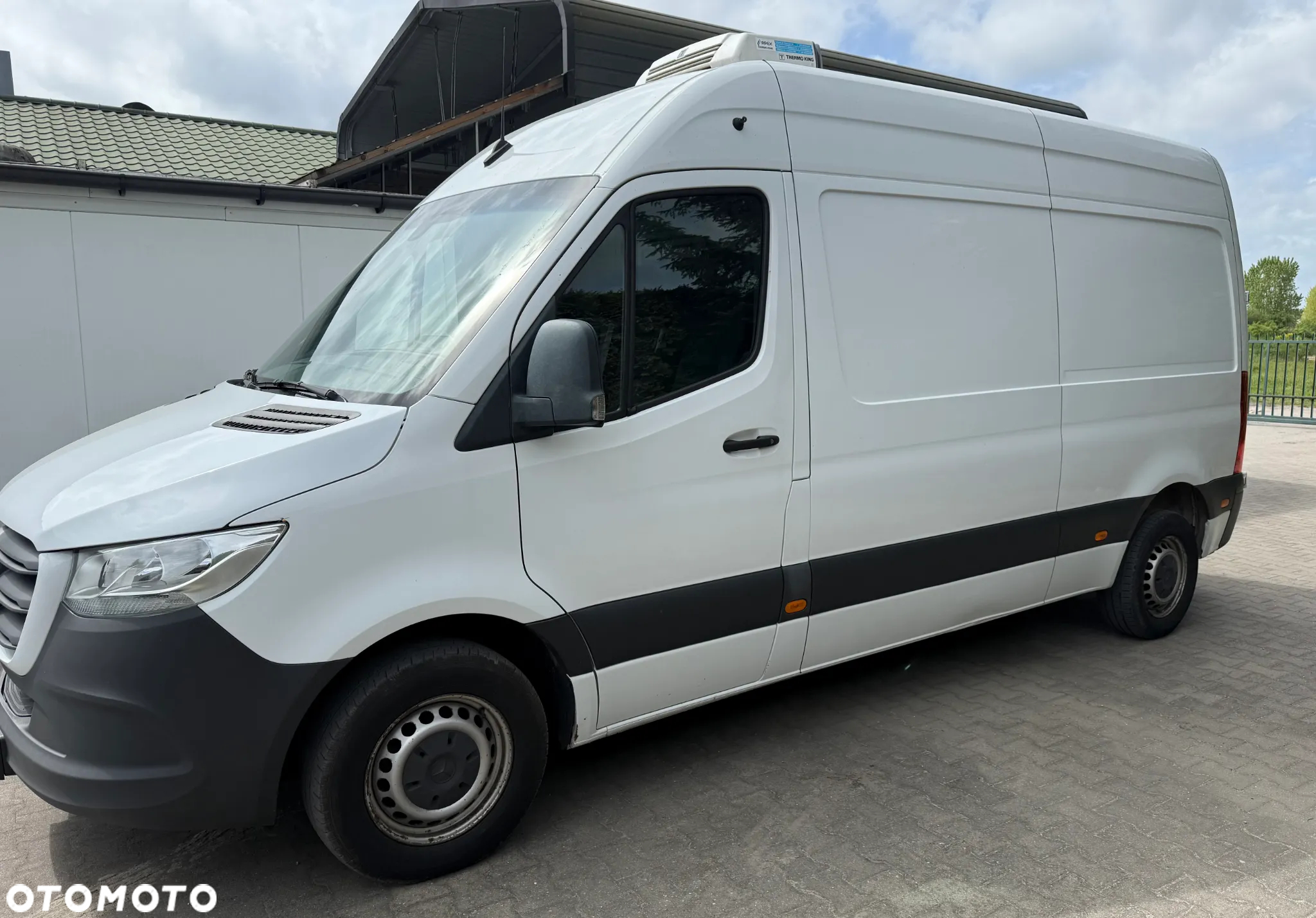 Mercedes-Benz Sprinter - 2