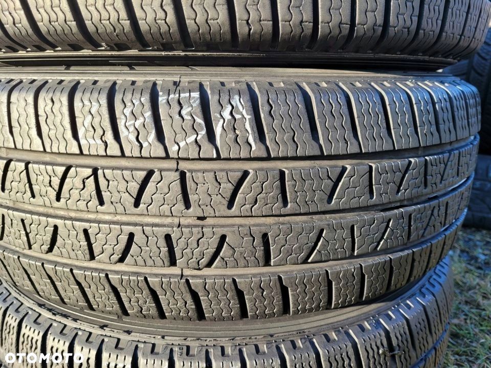 4x Pirelli Carrier Winter 215/60R17C 109/107T Z63A - 6