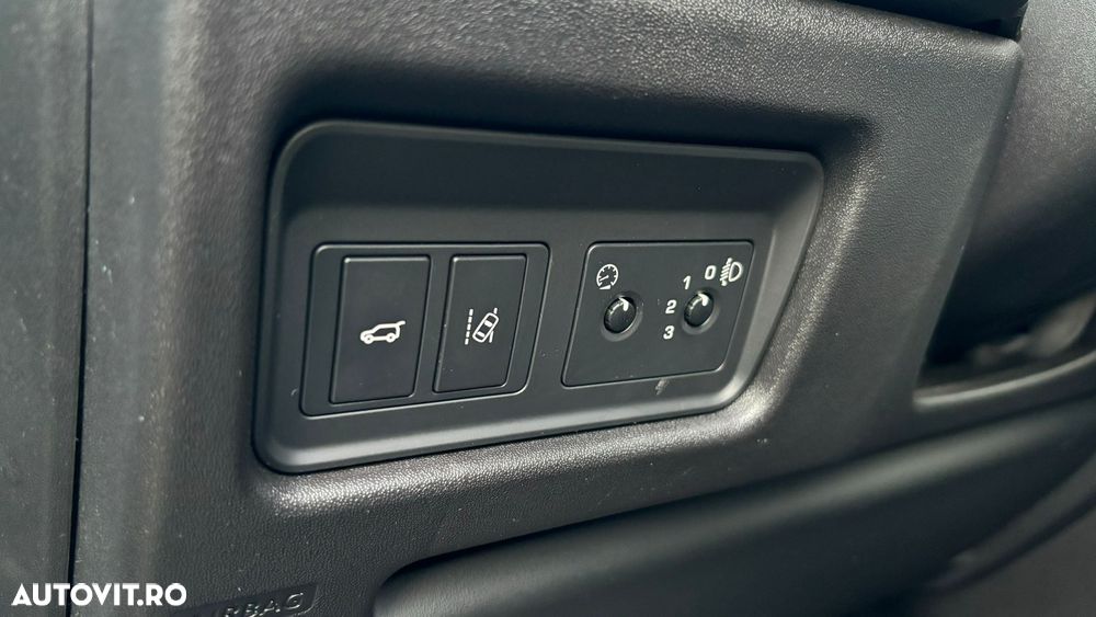 Land Rover Discovery Sport - 12