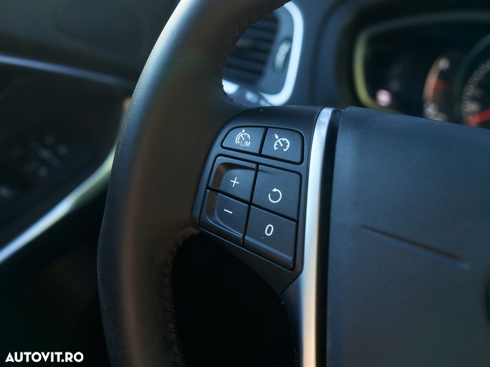 Volvo V40 D3 Geartronic Momentum - 23