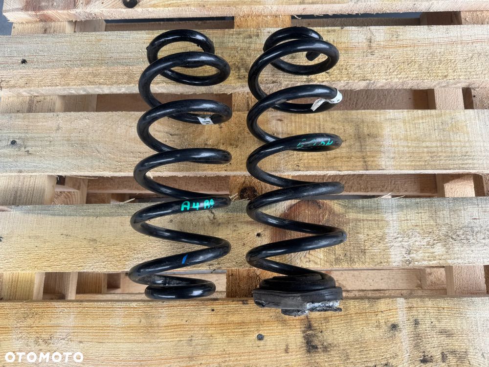 SPRĘŻYNY ZAWIESZENIA TYLNE AUDI A4 B9 A5 8W 8W0511115EE - 2
