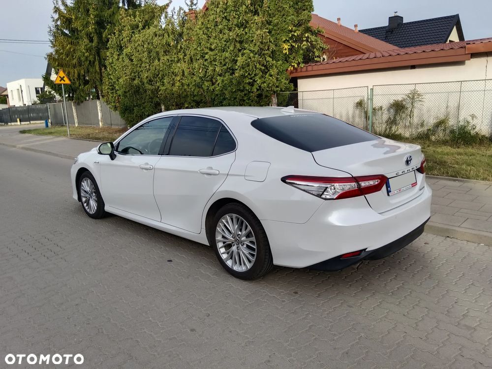 Toyota Camry 2.5 Hybrid Executive CVT - 6